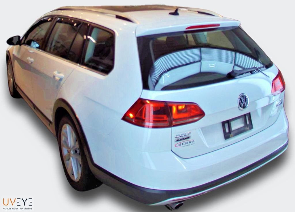 2017 Volkswagen Golf Alltrack — interior view